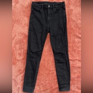 American Eagle 6 short Distressed Jegging